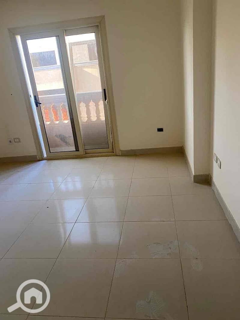 2 184bd173-f6cd-4d43-928e-61486f7ed701. jpg