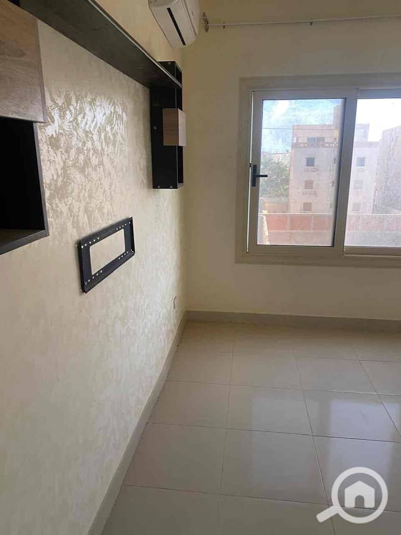 8 4b2a7c41-649e-4973-90d4-184e6c9bb8f9. jpg