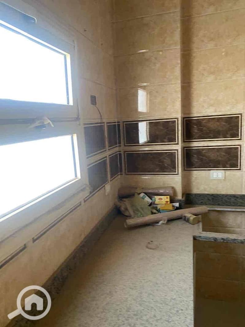 12 7c9da5b5-48bd-49f0-bef8-1317e35505fd. jpg