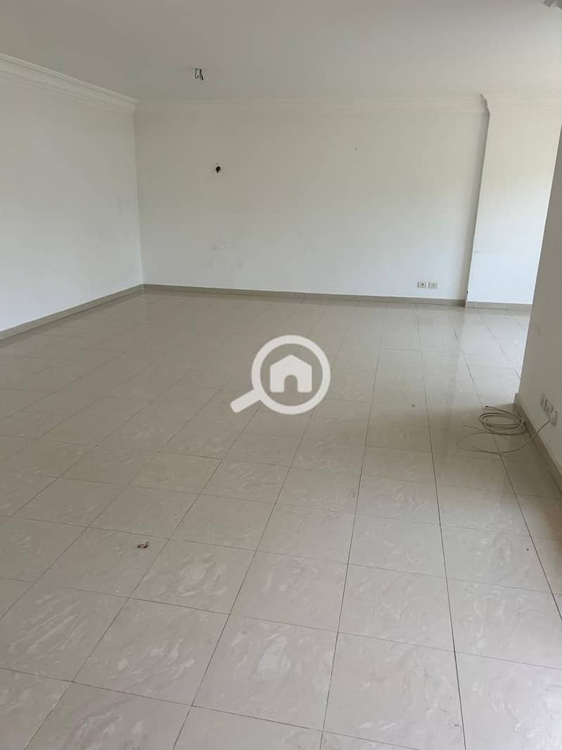 5 64866b97-2680-4b46-954c-279d4bc2ae20. jpg