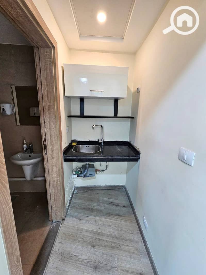 4 eb37f21a-a4be-48d5-850a-608ab266d0d4. jpeg