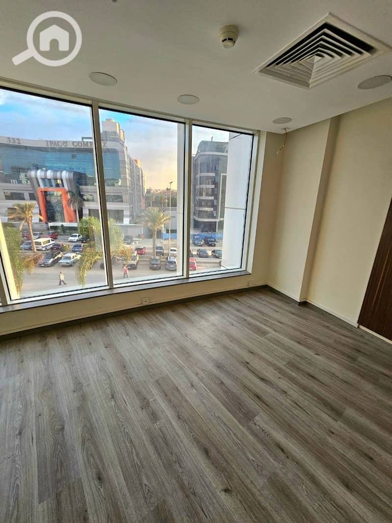 5 5b48e186-9a4b-4293-afaa-7cf77caebbd1. jpeg