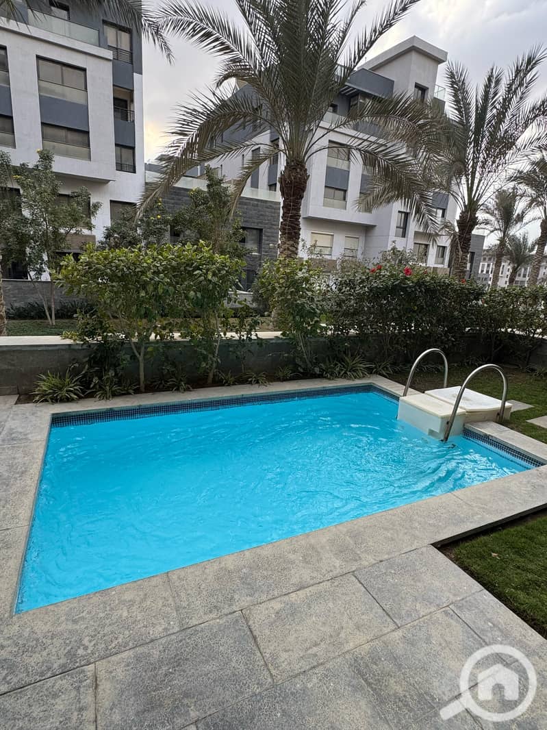 4 38dc1bbf-a9e8-4958-8157-ea9db122c94f. jpg