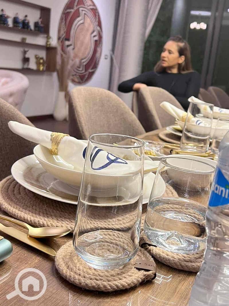 27 5582ff5d-e77d-459d-9acc-b6446e7ec46a. jpg