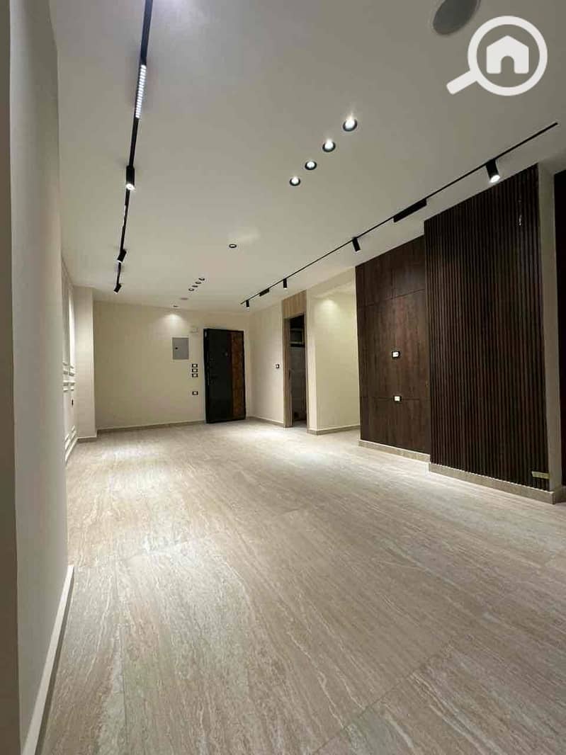 2 b1209277-e132-4830-a8c0-cd31733c0c87. jpg