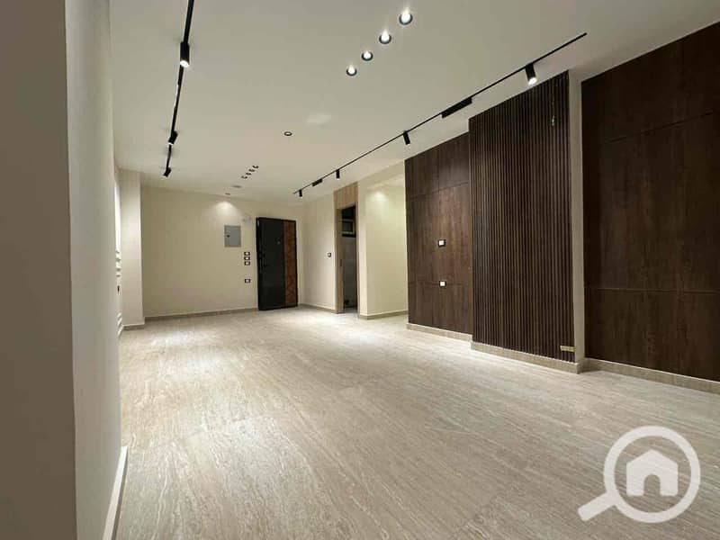 5 52d34d22-285a-49c7-8b4b-244323c3ae30. jpg