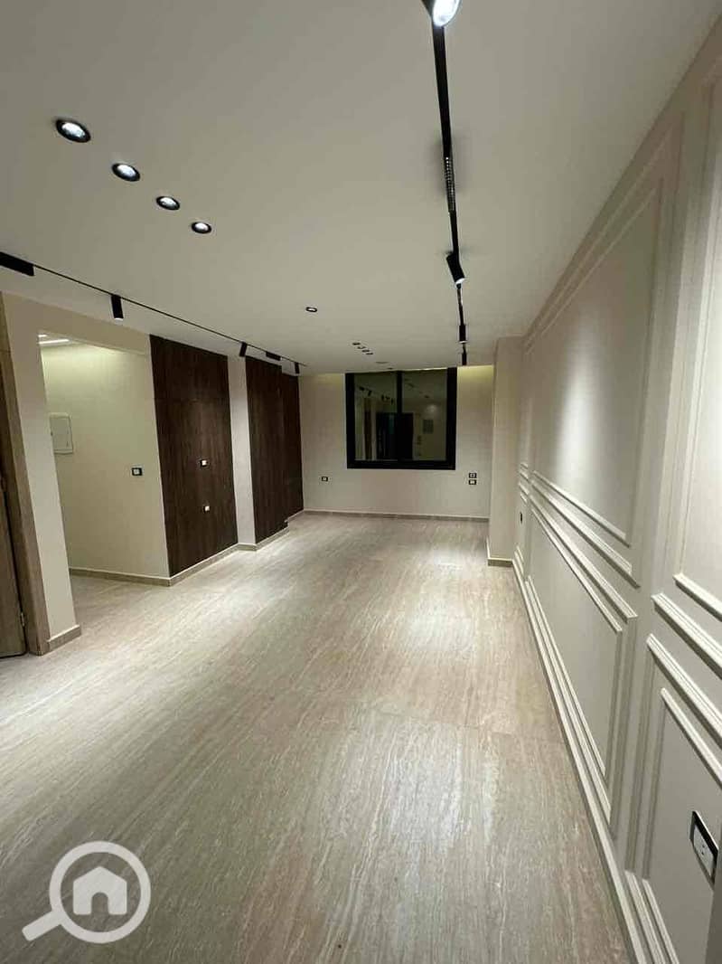 9 5976583a-87af-4c0e-b0ae-e0d83b312bdb. jpg