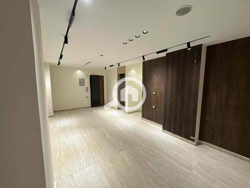 11 c73f77bd-f17a-41c4-8866-017110097914. jpg