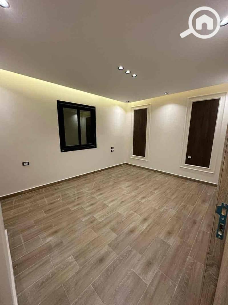 12 96f1f4b4-920a-4421-bcf6-cd0da7eb4075. jpg