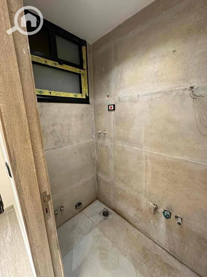 13 84155cb9-9539-421a-963a-0ab11a497e9f. jpg