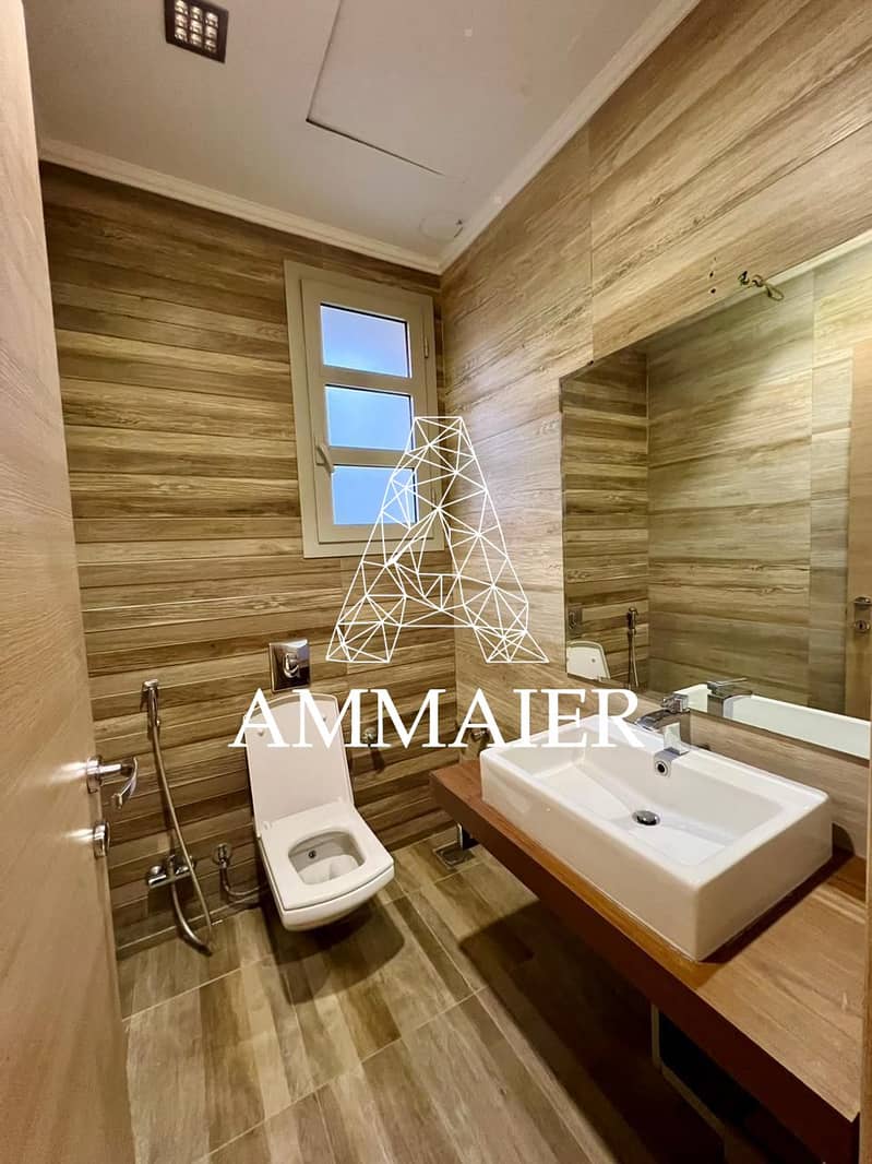 4 WhatsApp Image 2025-12-03 at 18.41. 18_11c5b0d5. jpg