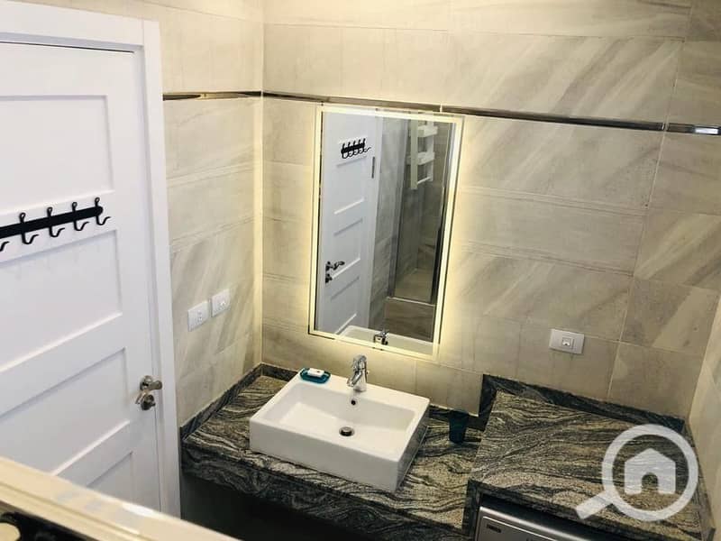 11 da28f4bc-2e71-40ee-86da-2092d7da5249. jpeg