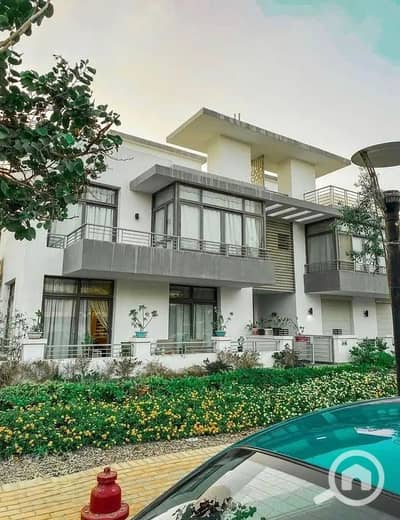 5 Bedroom Villa for Sale in Mostakbal City, Cairo - 32898394-800x600. jpg