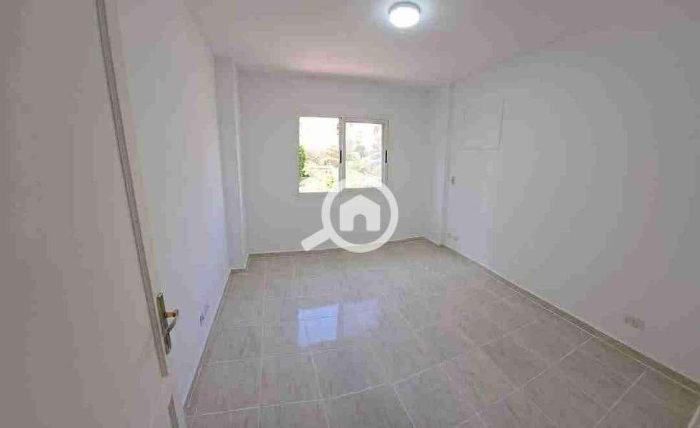 2 FB_IMG_1759590127922. jpg