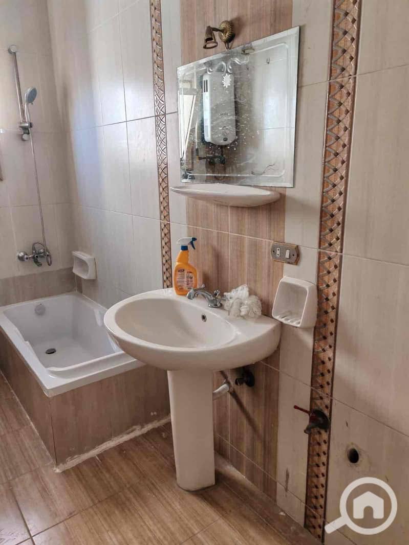 8 f11960e8-15ae-4ebb-b019-dc953a084369. jpg