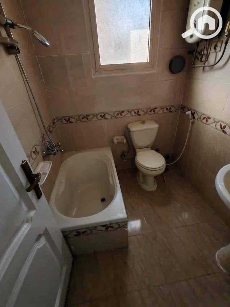 10 f0bce10c-2ef8-43df-bb34-a29500c7deac. jpg