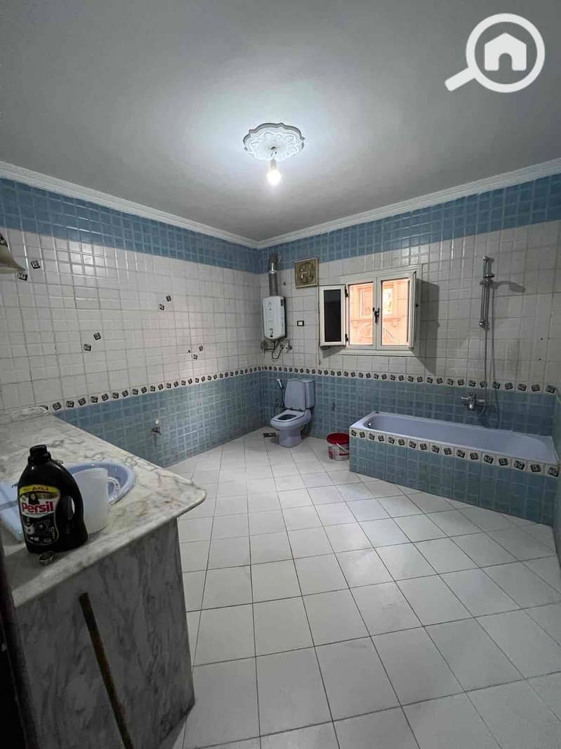 14 859c6100-e3eb-4766-ba47-239733bda334. jpg