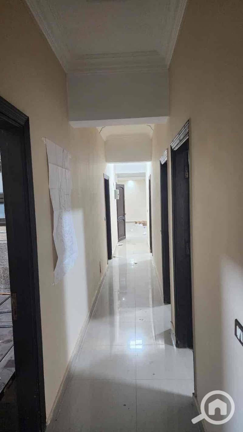 4 a99bcf61-273d-48db-8a77-cd7fcb1173d8. jpg