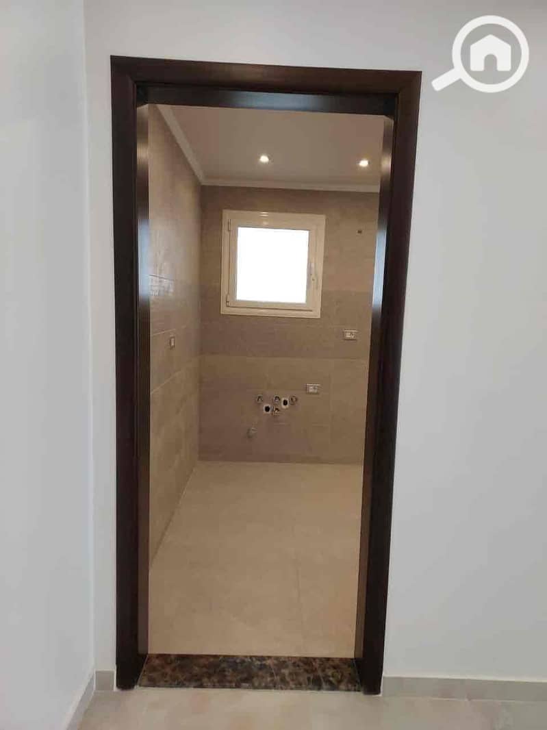 2 0bb19d6d-3102-4eab-8456-6db088e0cd40. jpg