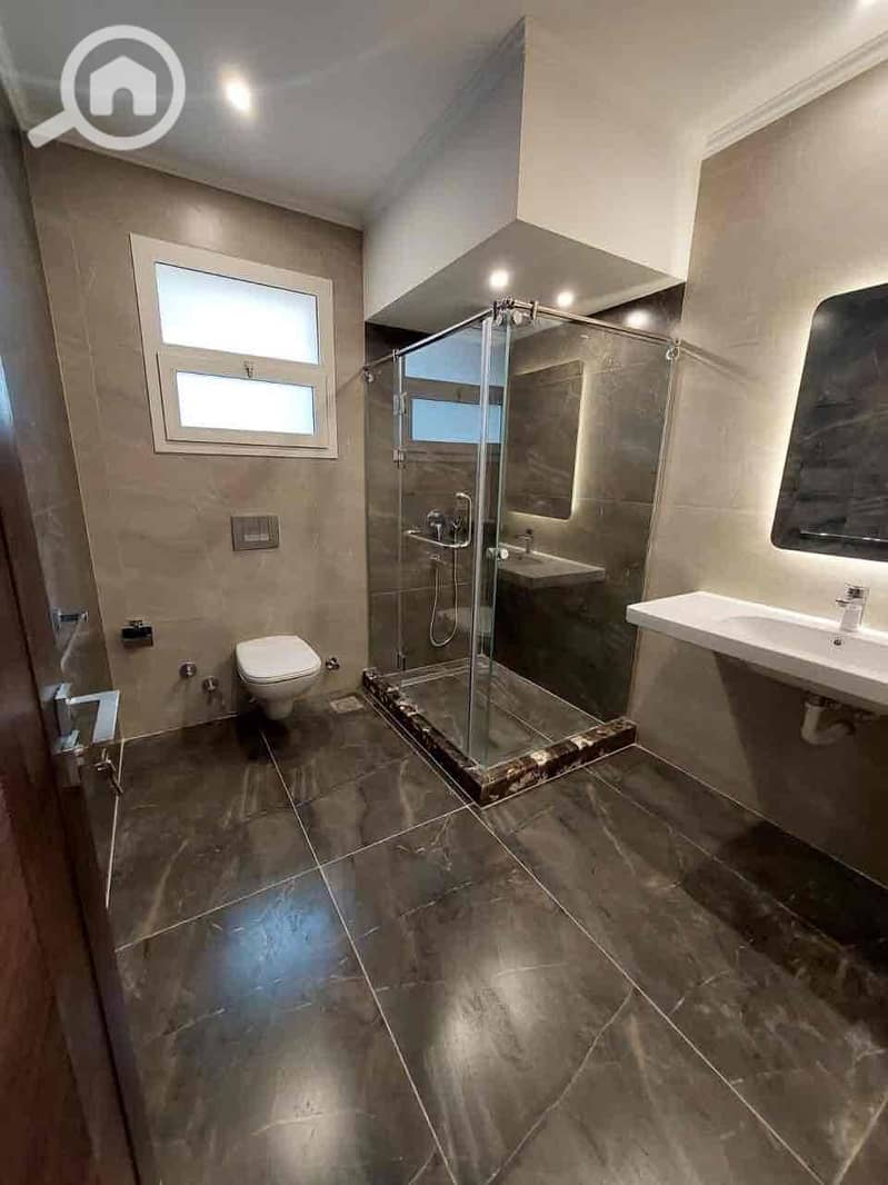 8 dbb89b5c-ca0b-46c7-9aee-891755b2e76b. jpg