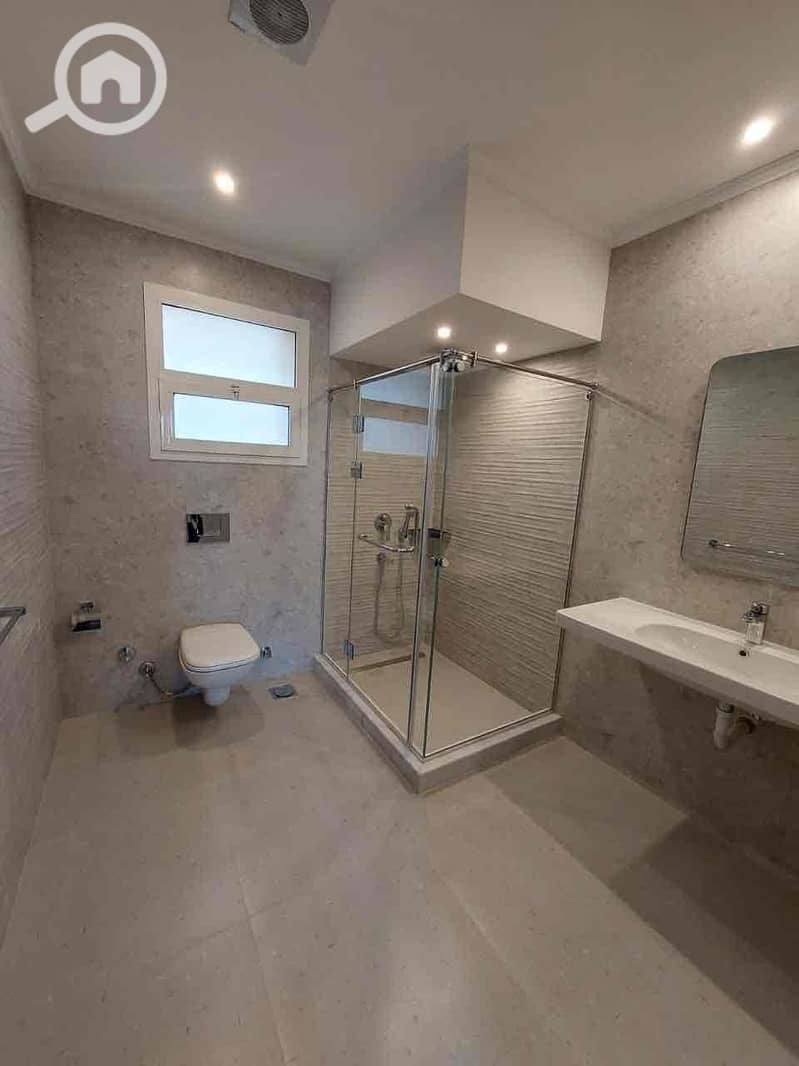 13 5bff6f9b-9df3-45f6-99b3-d5b166d666f3. jpg