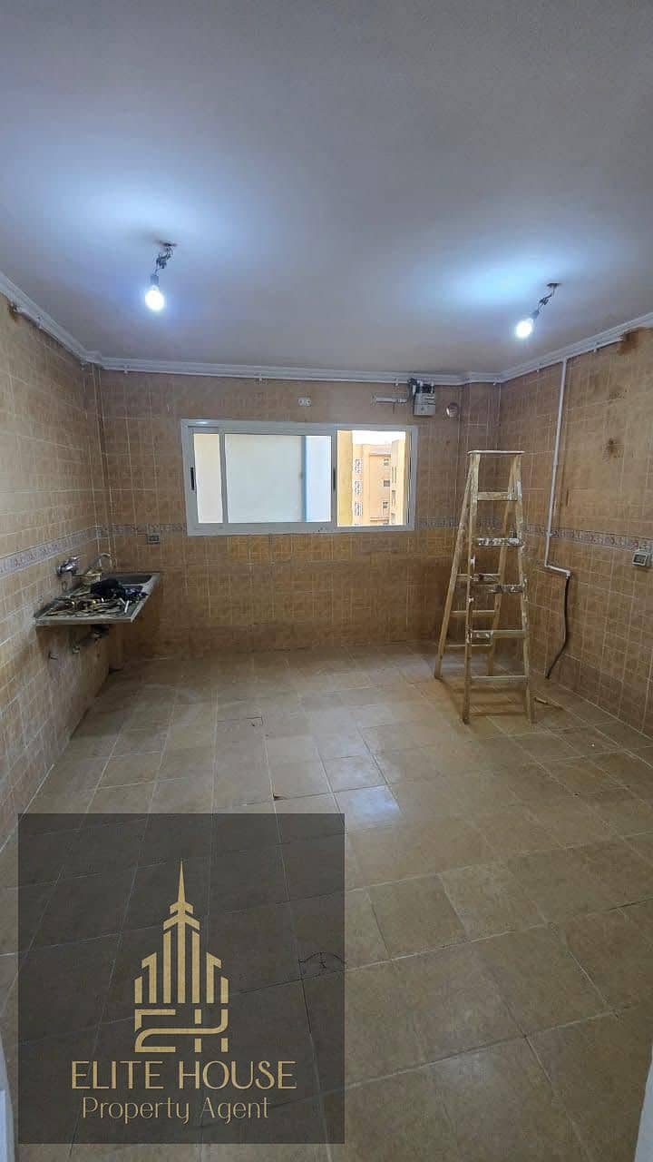 2 9e587fe2-f98f-43d6-8fc0-56ded002f64f. jpg