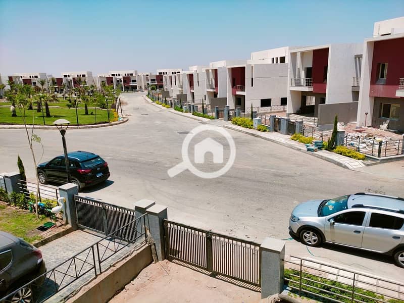 5 ddd5f0c0-523c-49e5-8d89-7bc19b64fabd. jpg