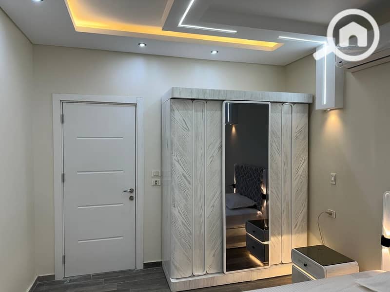 14 98a30686-880b-43c9-9e8a-dfa3714ca495. jpg