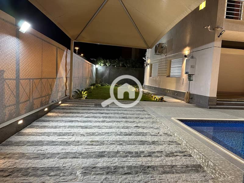 18 953b415a-b868-4bb9-8041-1d37d9fb0944. jpg