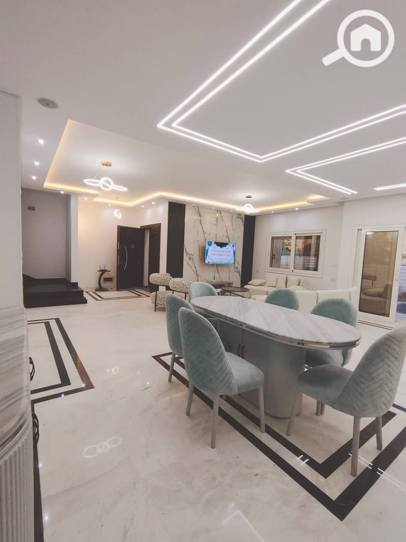 19 7188c85f-9069-49f7-bcac-2cf92c3f1d79. jpeg