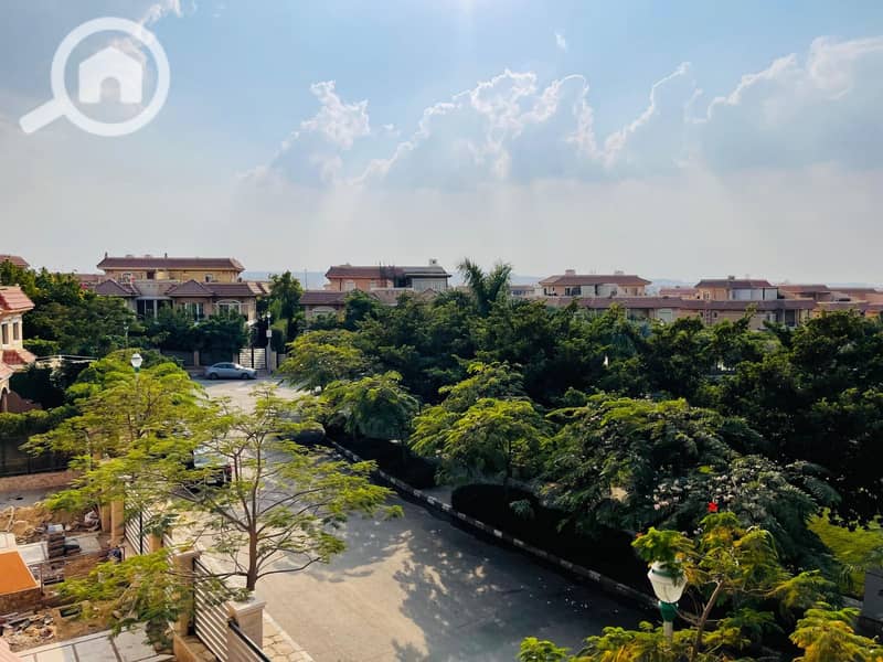 10 bf9f3ad3-a2a0-48f1-a43d-122d75a9ea67. jpeg