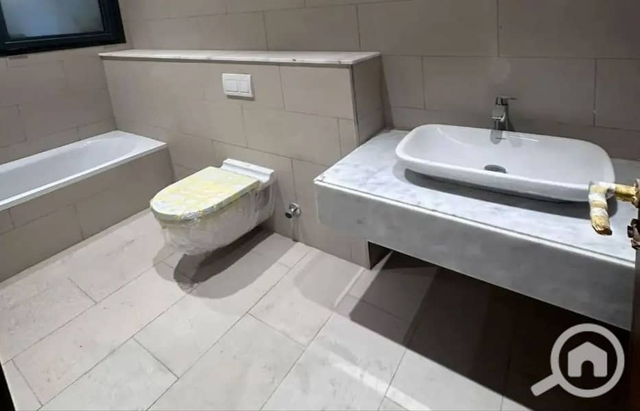 6 8183076-74bb5o_1400x900. jpg