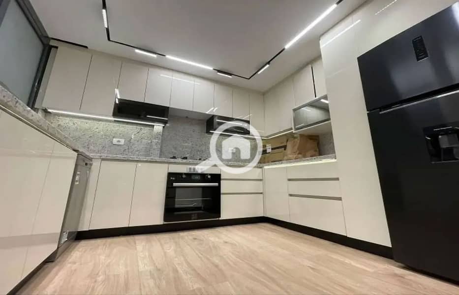 7 8183076-f2422o_1400x900. jpg