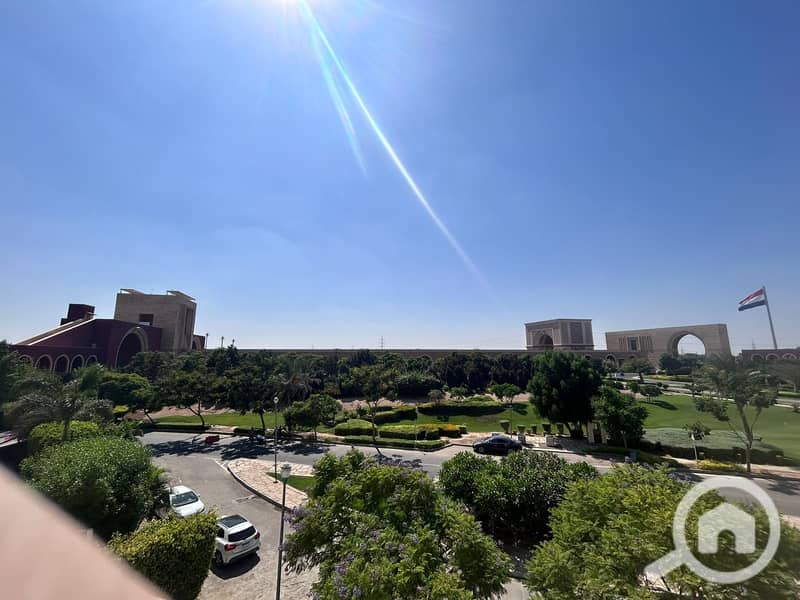 14 f5c0e5e5-9e9e-4930-b512-c13fb797132a. jpeg