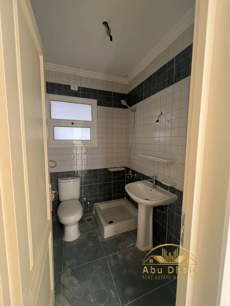 8 a47b5719-c6e0-4389-8746-b3d5839b8db8. jpg