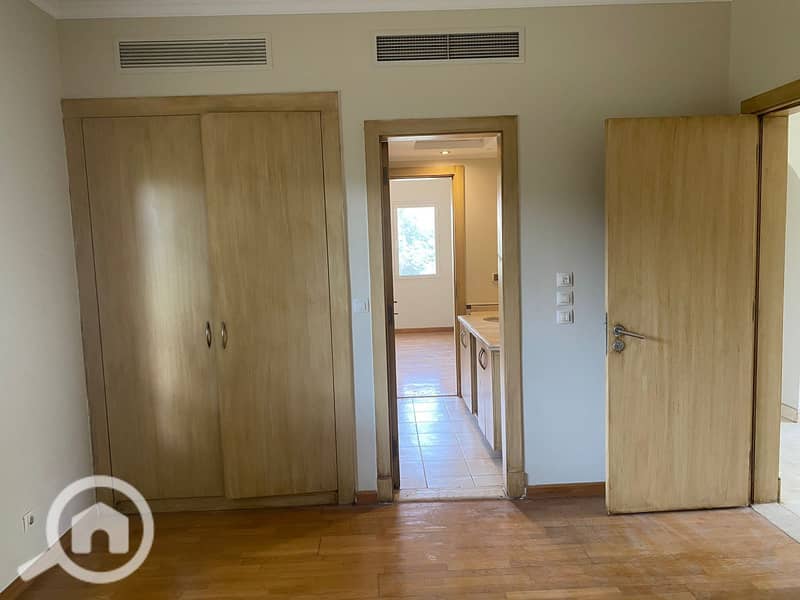 2 3ce0bae2-b88f-47e6-bc79-bd3ee0589774. jpg