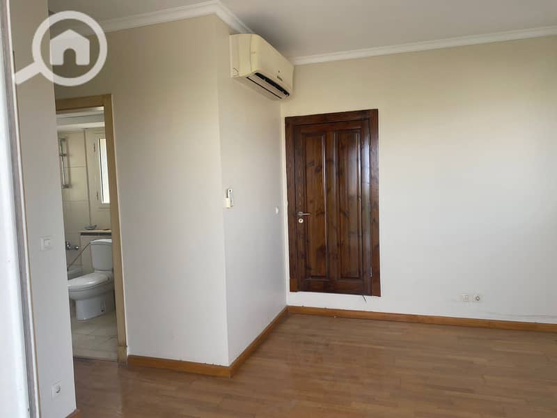 6 20af153c-dea1-4471-a769-b7aa1189d7ff. jpg