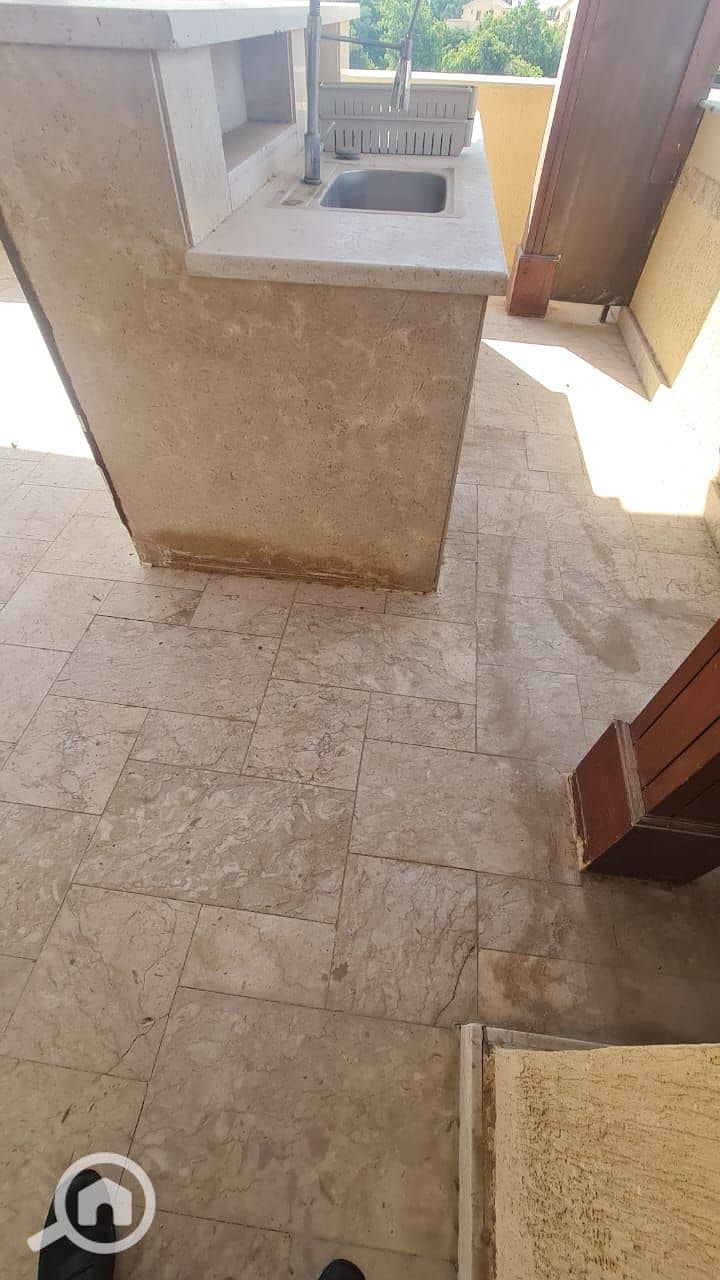 24 c1233cc3-f4f7-450c-a601-77cb753702e5. jpeg