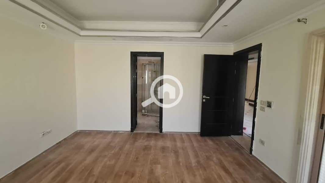 31 e5e156e8-34b7-49c8-806d-db1fe887ba98. jpeg