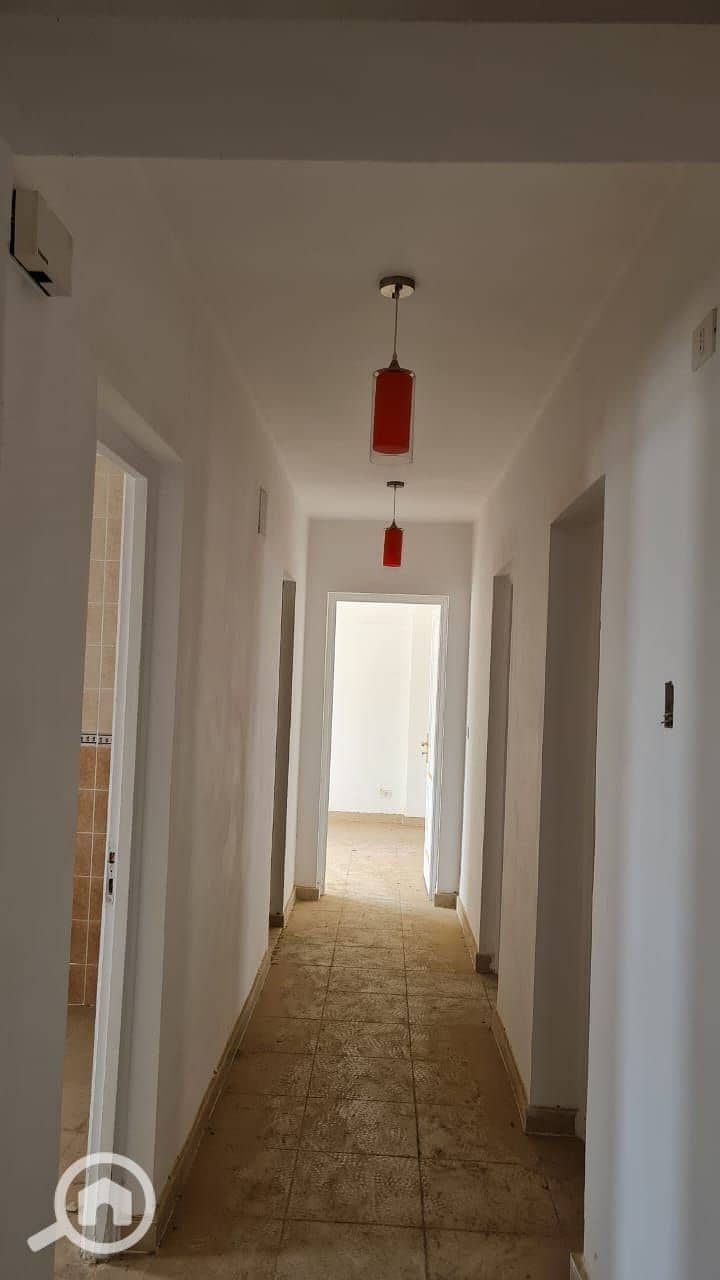 12 d3d4cf5f-552c-4b16-ba97-33d27d2f7731. jpeg