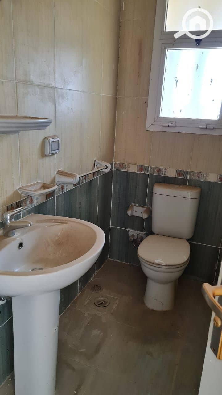 15 bf3cf5a1-91d0-4e81-b0f7-c492eba25123. jpeg