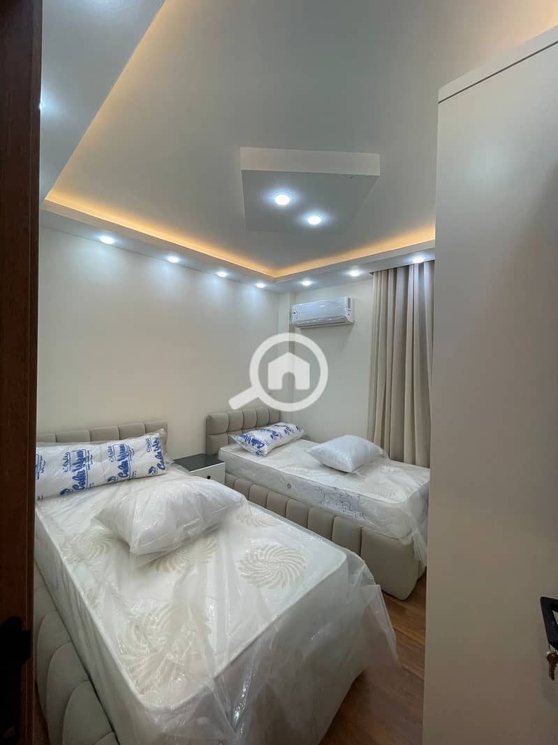 6 14039b9d-eed2-42d2-887b-b24f97b8055a. jpg