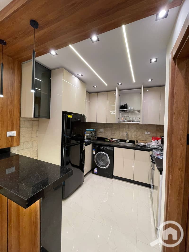 9 b816a8d5-6760-423f-8ee1-03642f112a11. jpg