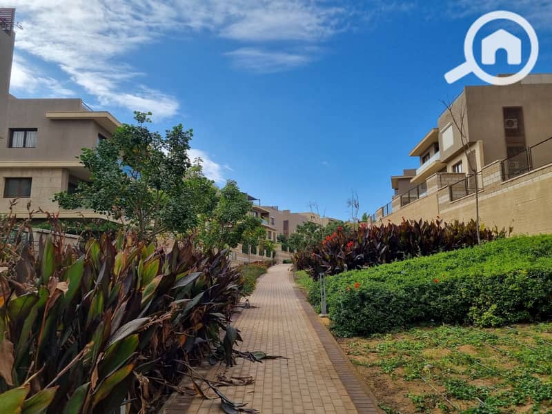 2 28181caa-02a5-4060-8512-e32e4ad40e19. jpg