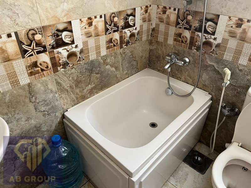 12 3375efc4-cd16-489e-97cb-e1221910f0c5. jpg