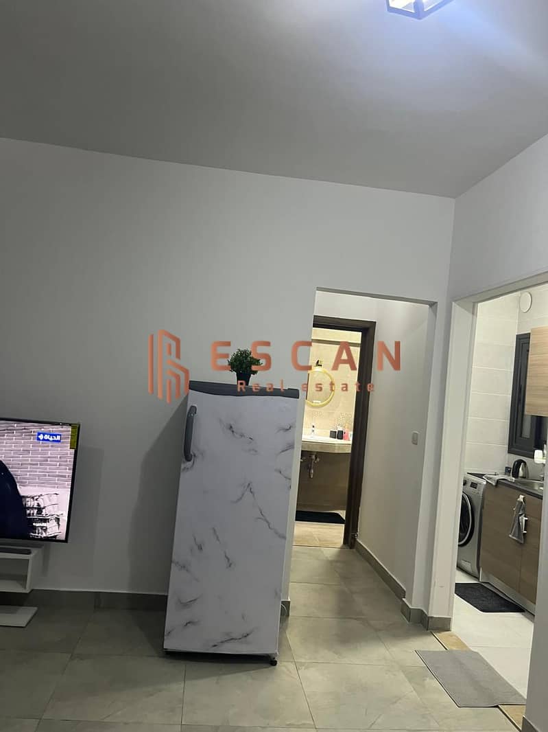 7 U637898 (15). jpeg