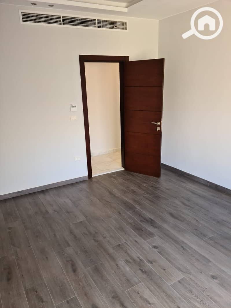 9 31806649-8d5b-4e79-bf43-2e579db72ea4. jpg