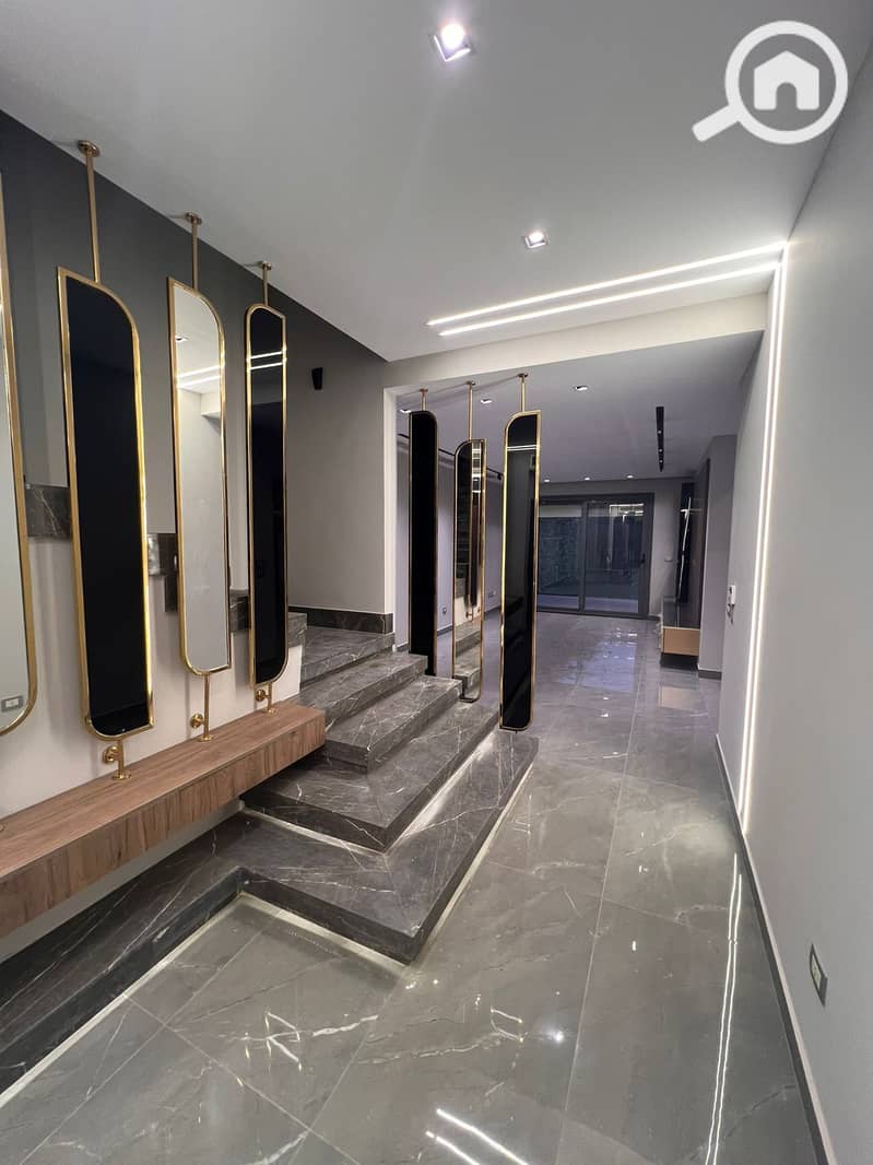 5 160c3833-e744-470b-80ff-5a26146eddf3. jpg