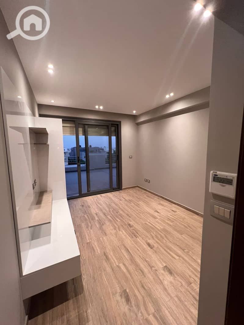 6 956e513c-1f54-4276-b2f3-422e1be62893. jpg