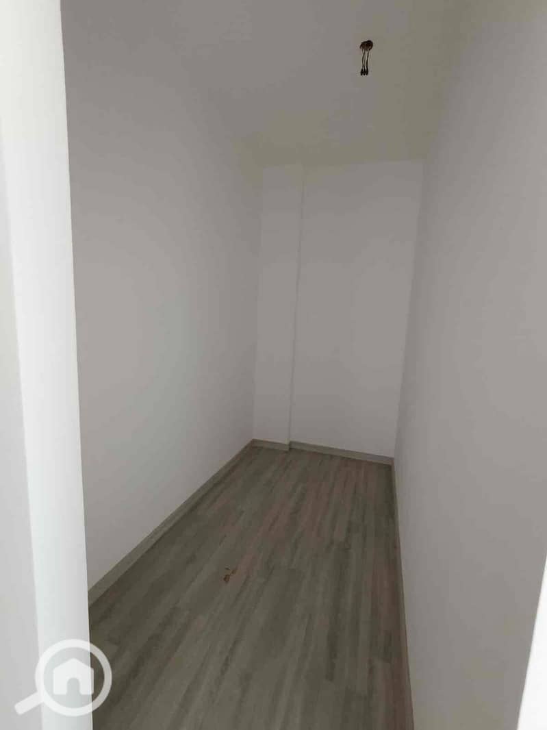 11 daf2d3f6-d2a0-4d29-87c4-7f4cced152ec. jpg